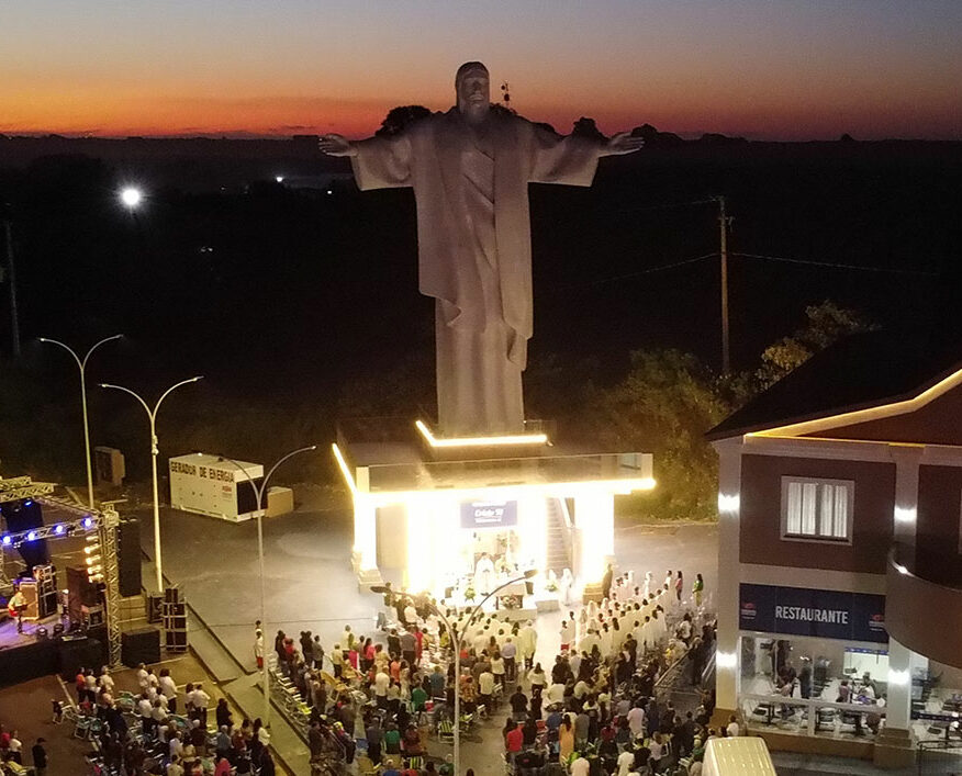 Imagem de evento com a estátua do Cristo em destaque